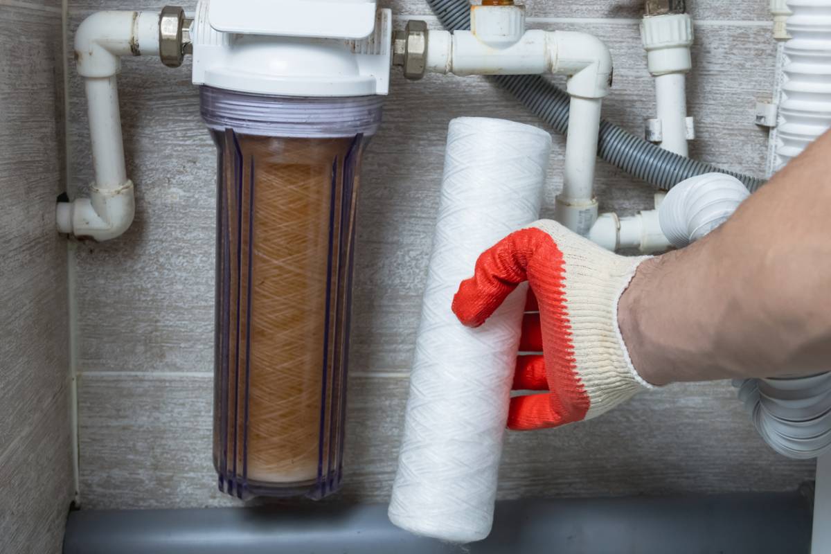 Purificateur sous évier : filtrer l'eau sans perdre ses minéraux